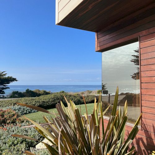 Cambria Landing Inn & Suites